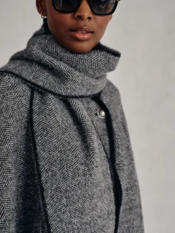 Karolina Cape in Herringbone